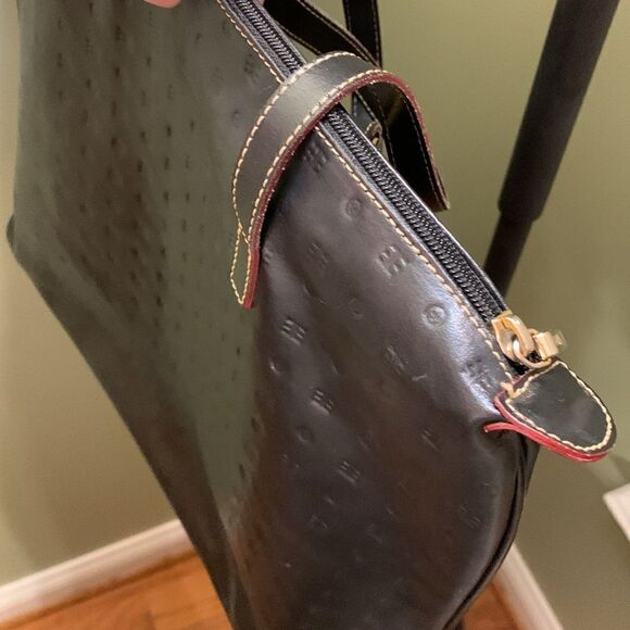 Arcadia large genuine leather bag.  Zipper closure.  Sold as is - Picture 10 of 13